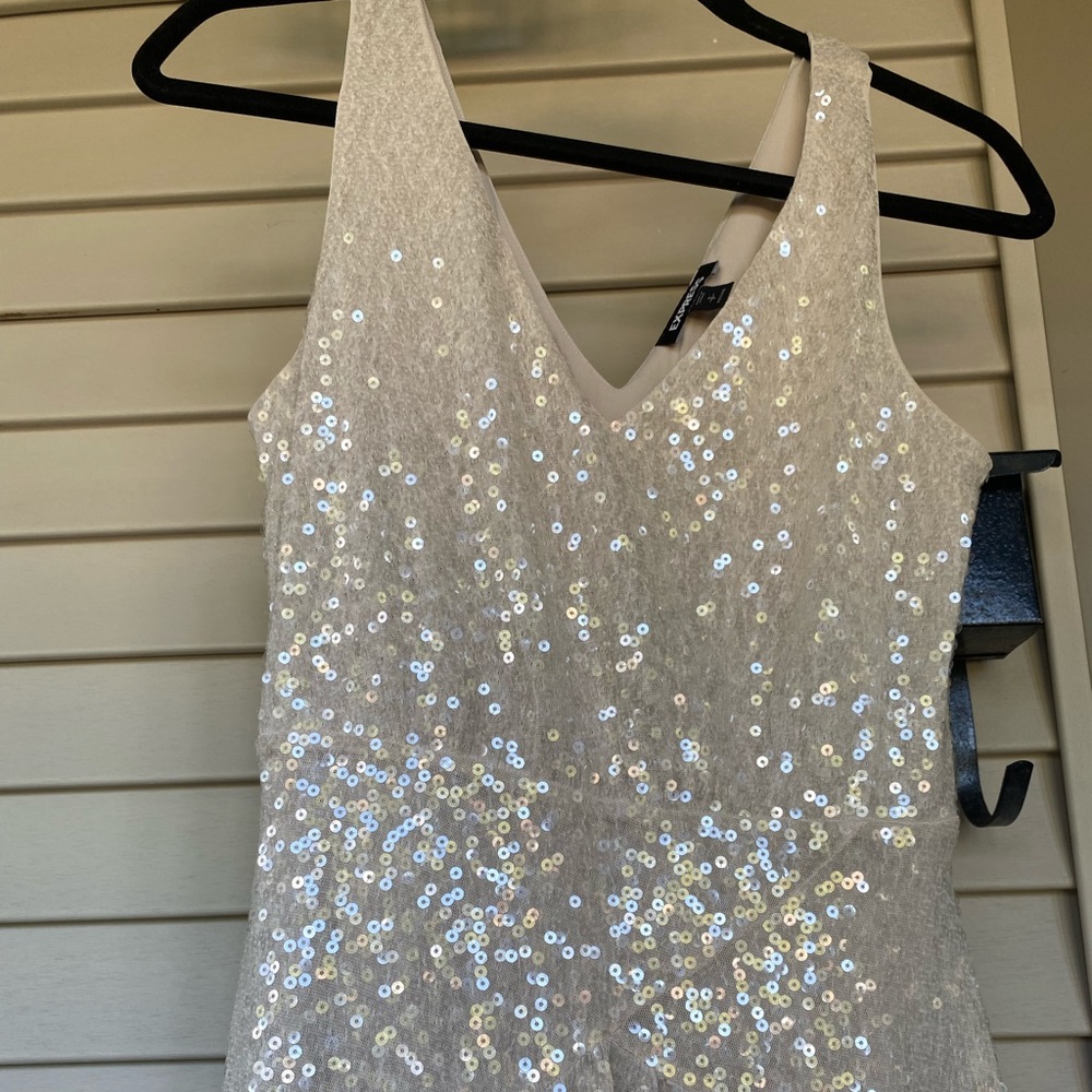 Express Sequin V-Neck Midi Dress! - Picture 14 of 14